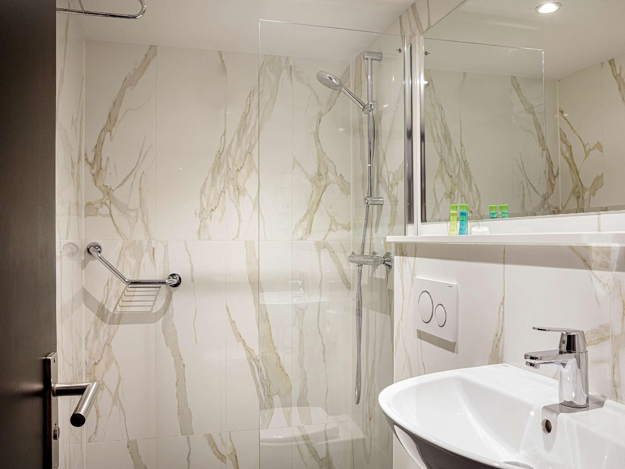 undefined ibis Styles Amsterdam Amstel 4