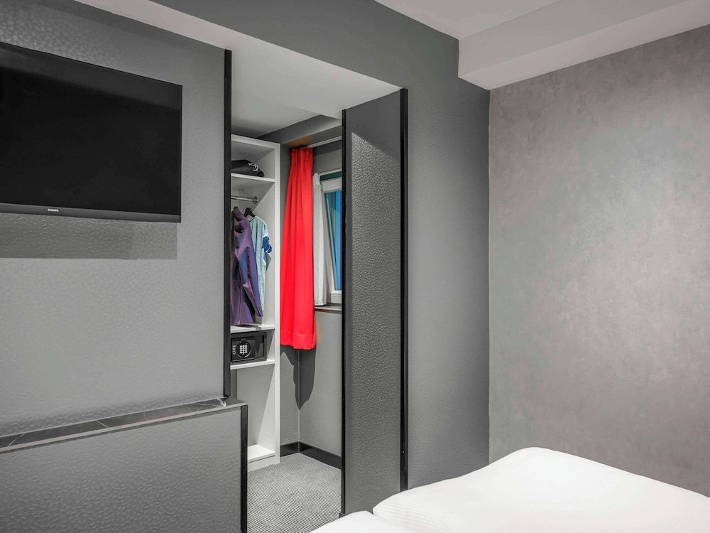 ibis Styles Amsterdam Amstel Twin Room, 2 Twin Beds (Basement) 9