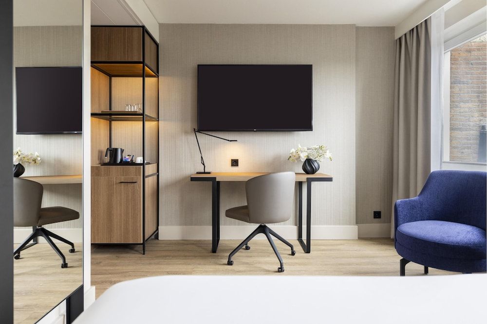 NH Amsterdam Leidseplein Standard Room 11