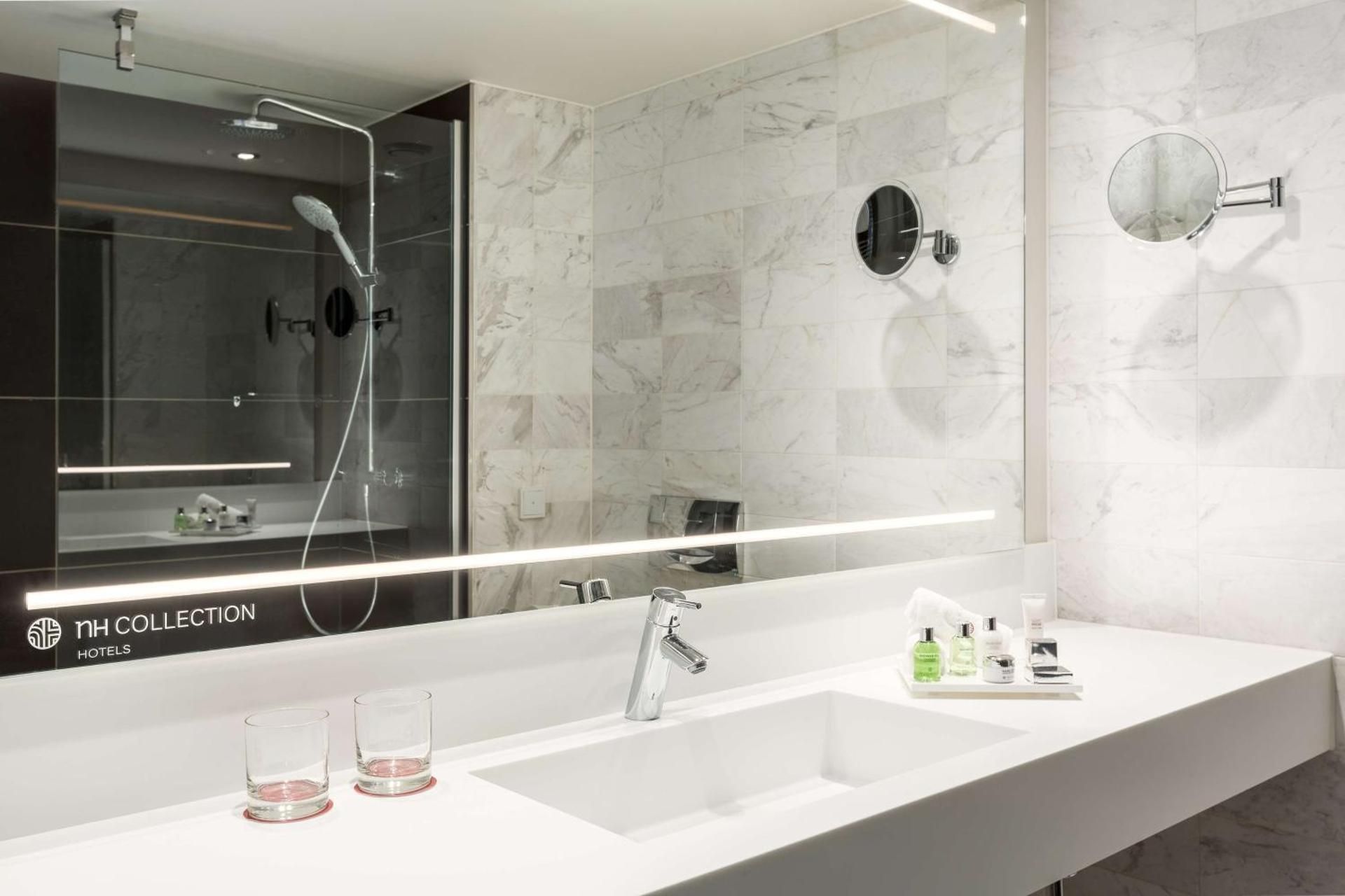 NH Collection Amsterdam Barbizon Palace Superior Room with View 3