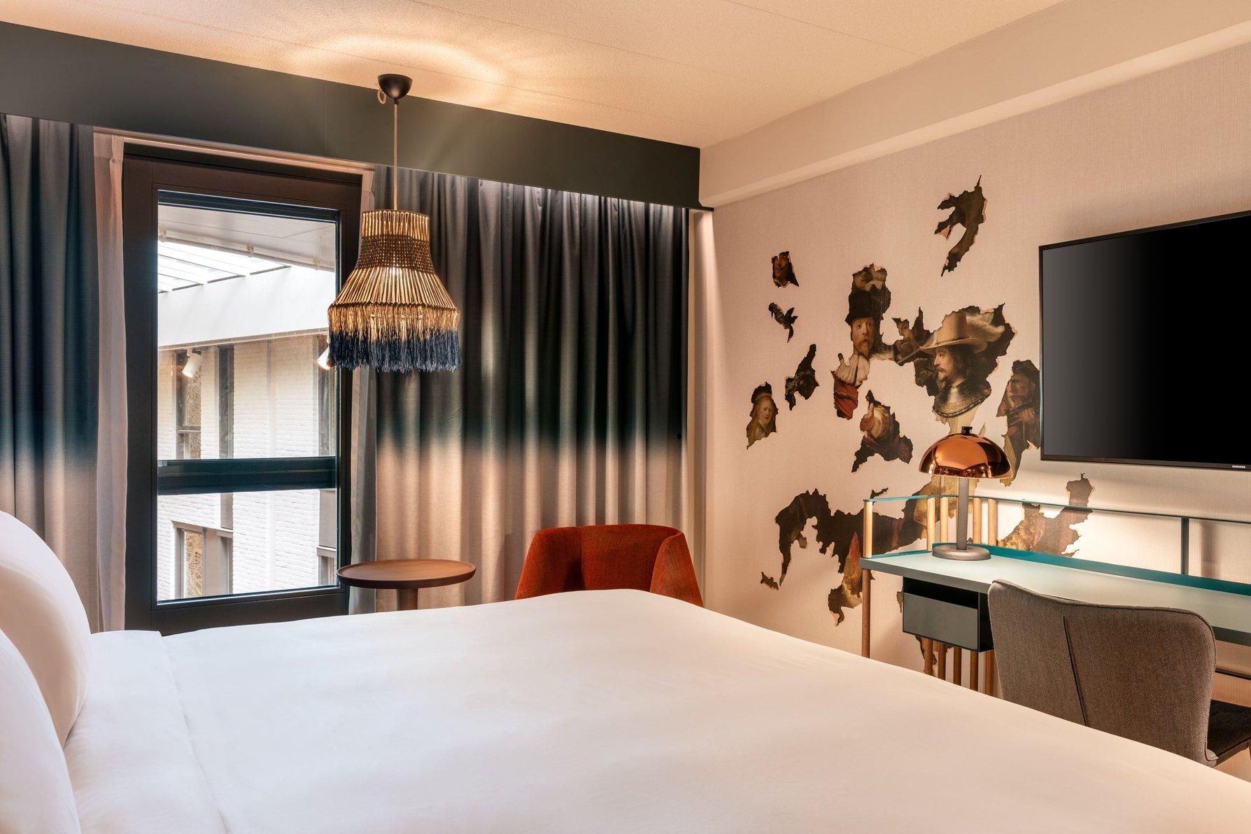 Club Room, Club Lounge Access, Larger Guest Room, 1 King