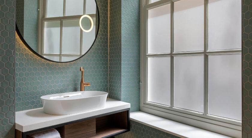 undefined Renaissance Amsterdam Hotel 8
