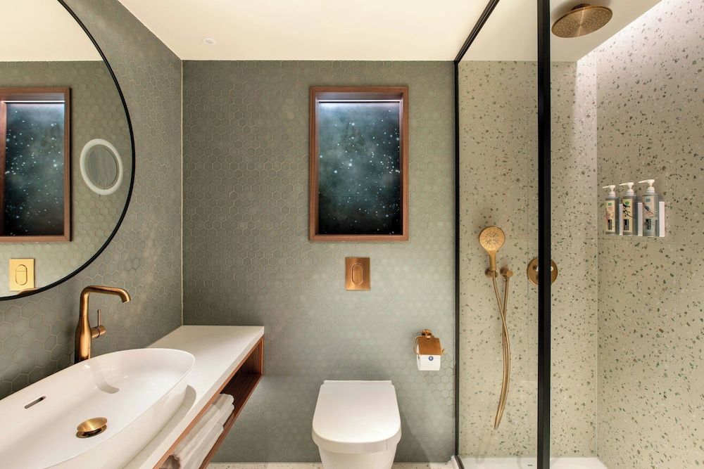 Renaissance Amsterdam Hotel Standard Room, 2 Twin Beds 10