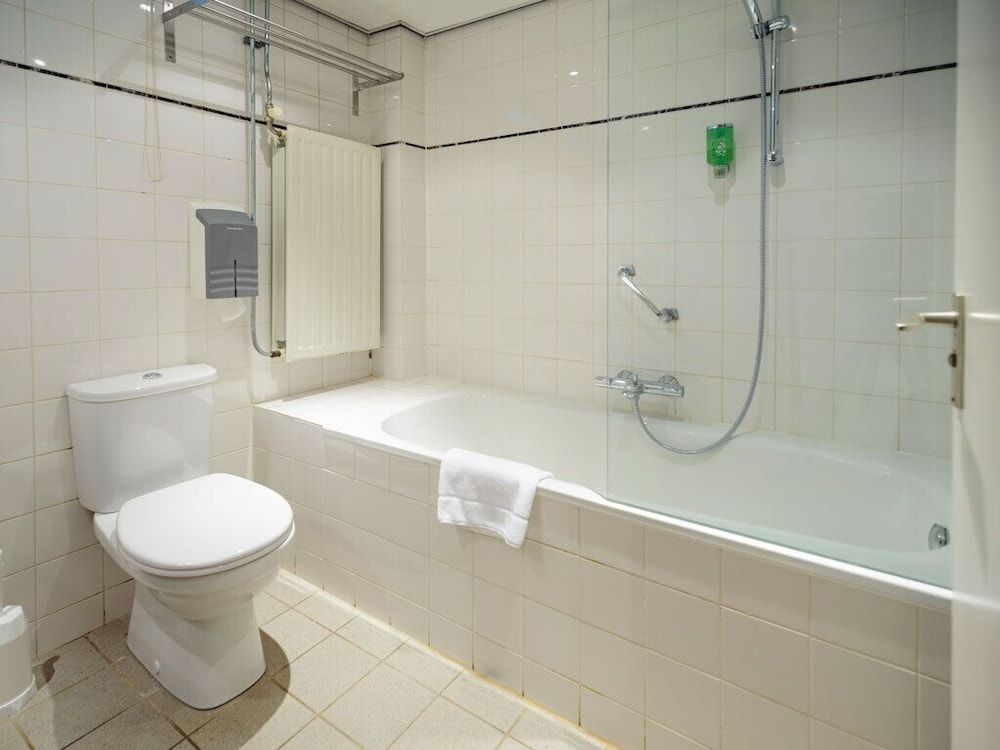 Fletcher Hotel - Restaurant De Wipselberg - Veluwe Twin Room (Bath and Terrace) 3