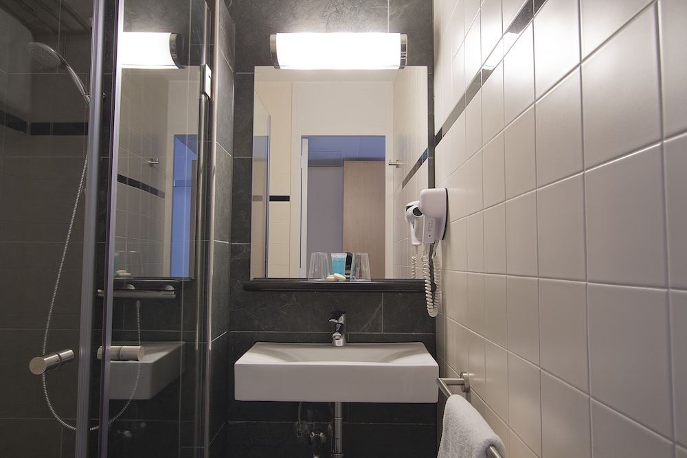 Bastion Hotel Schiphol Hoofddorp Comfort Room, 2 Twin Beds 2