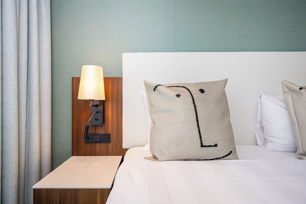 Van der Valk Hotel Schiphol Deluxe Double Room 2