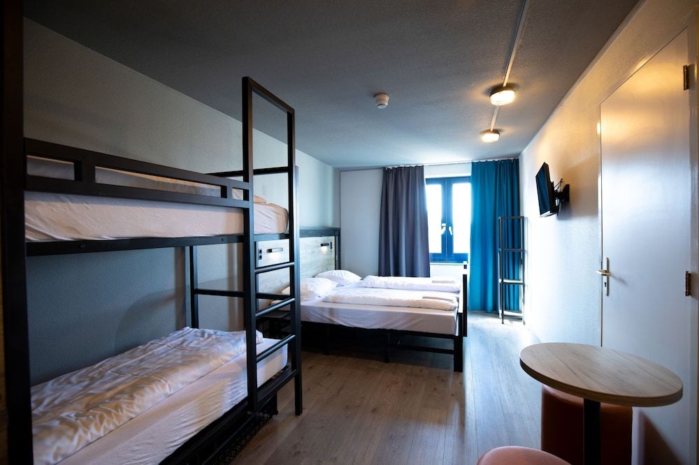 undefined a&o Rotterdam City 2