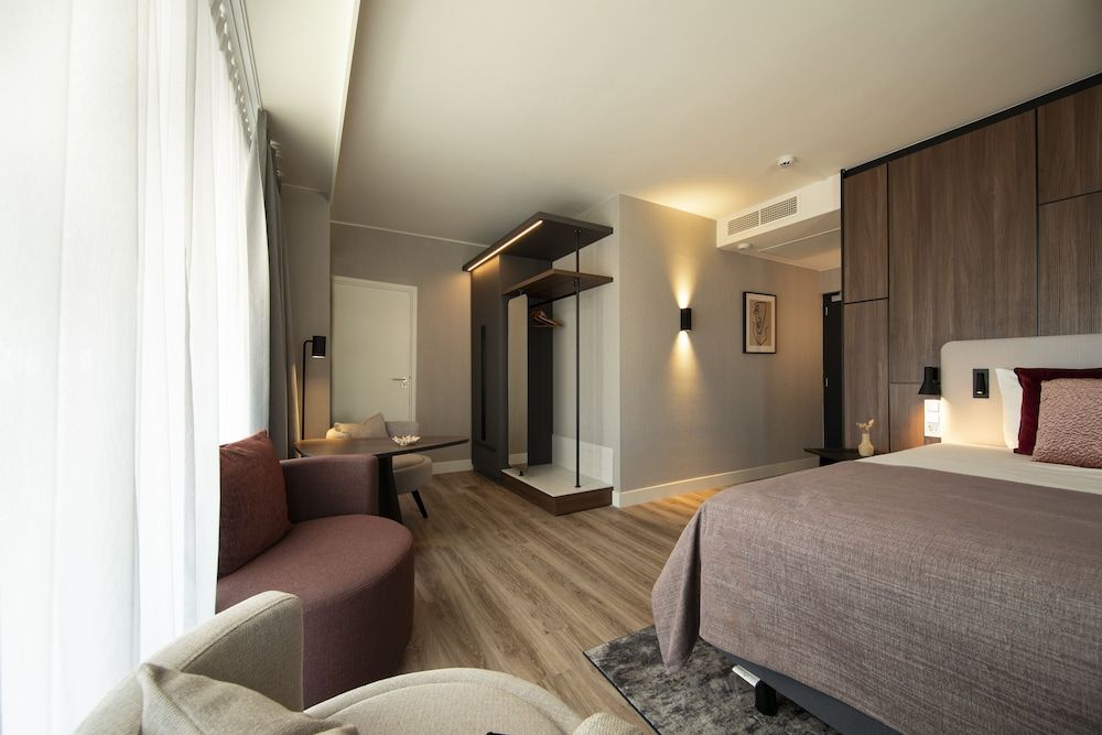 Bilderberg Europa Hotel Superior Room, 2 Twin Beds (Ambassador) 4