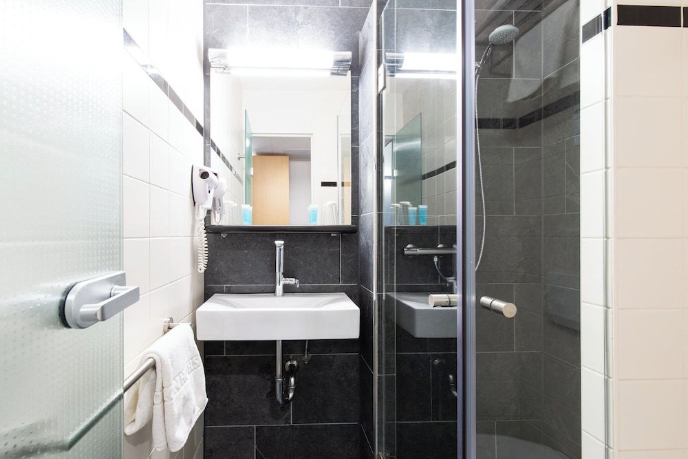 Bastion Hotel Zaandam Comfort Room, 2 Twin Beds 4