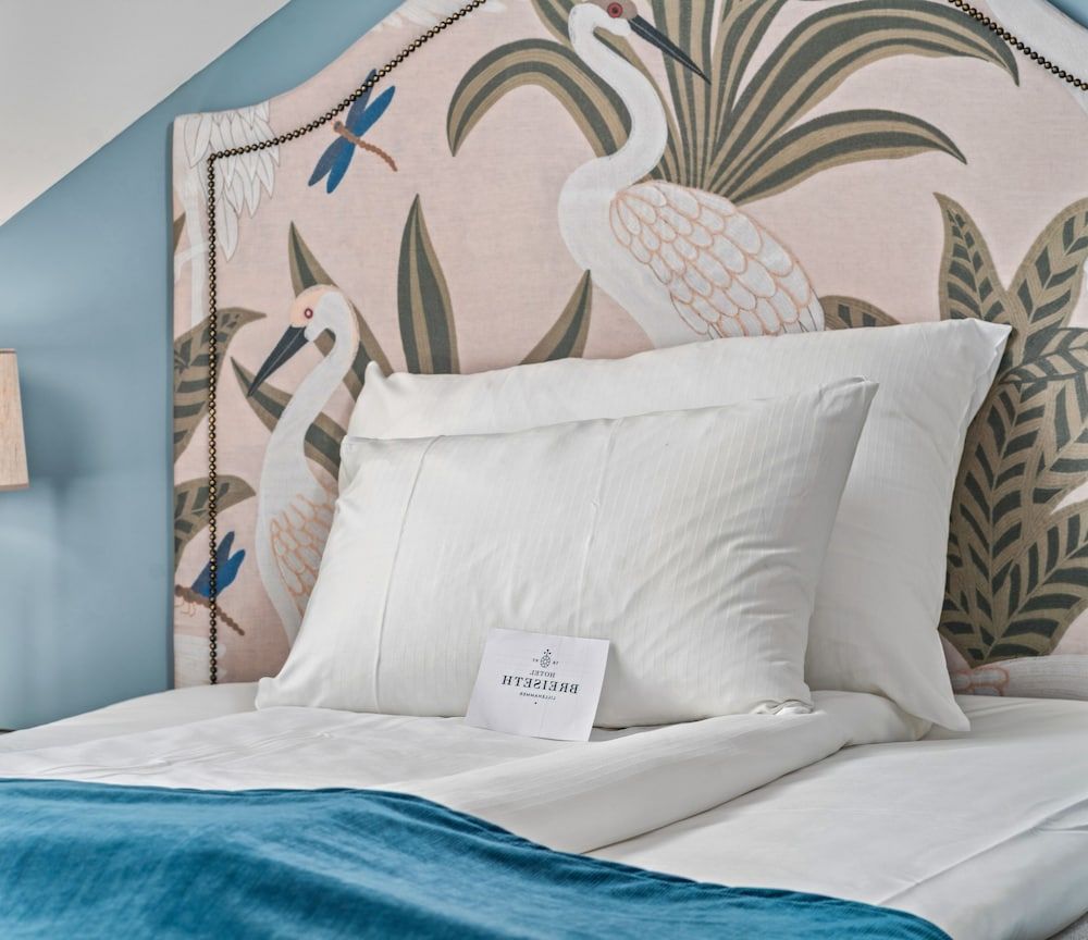 Queen Room, City View