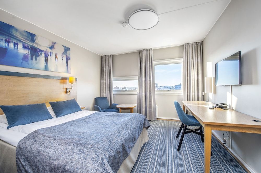 Anker Hotel Small double room (140 cm wide bed) 2