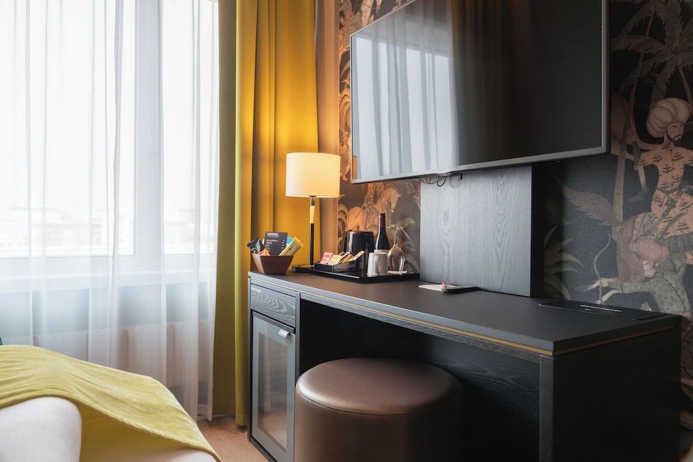 undefined Thon Hotel Opera 8