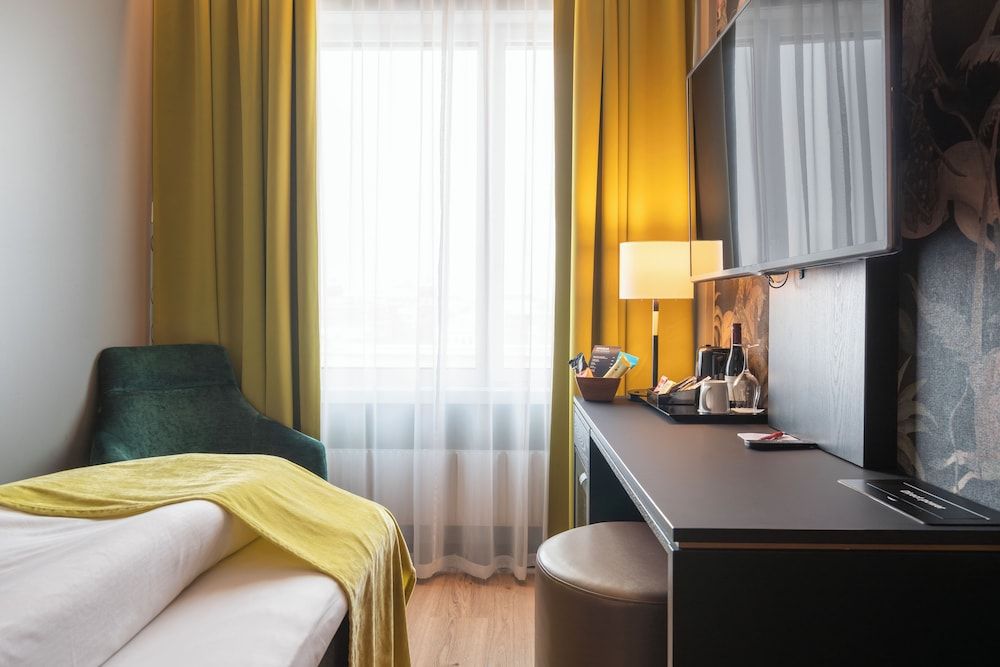 undefined Thon Hotel Opera 7