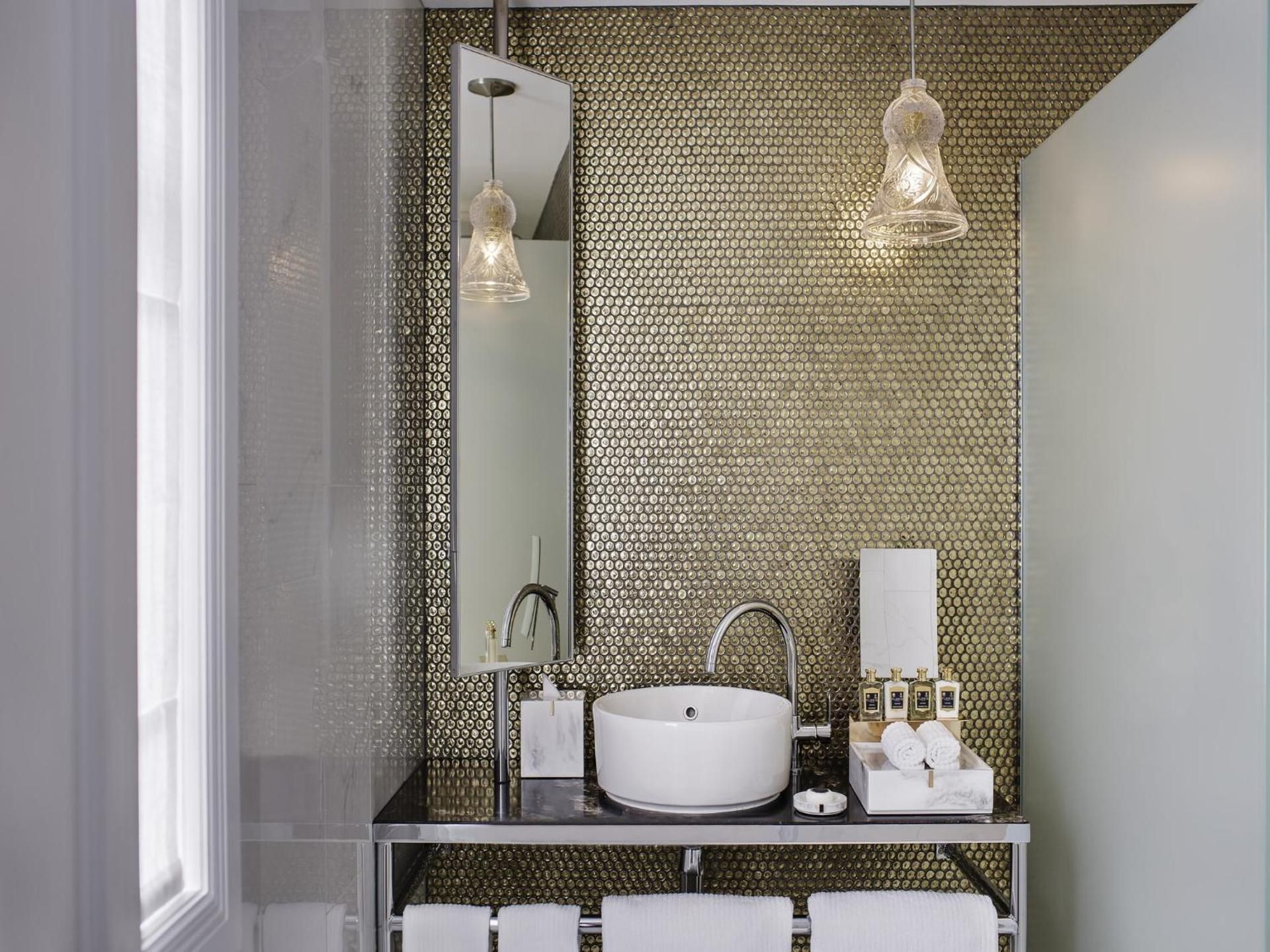 Junior King Suite - High Floor