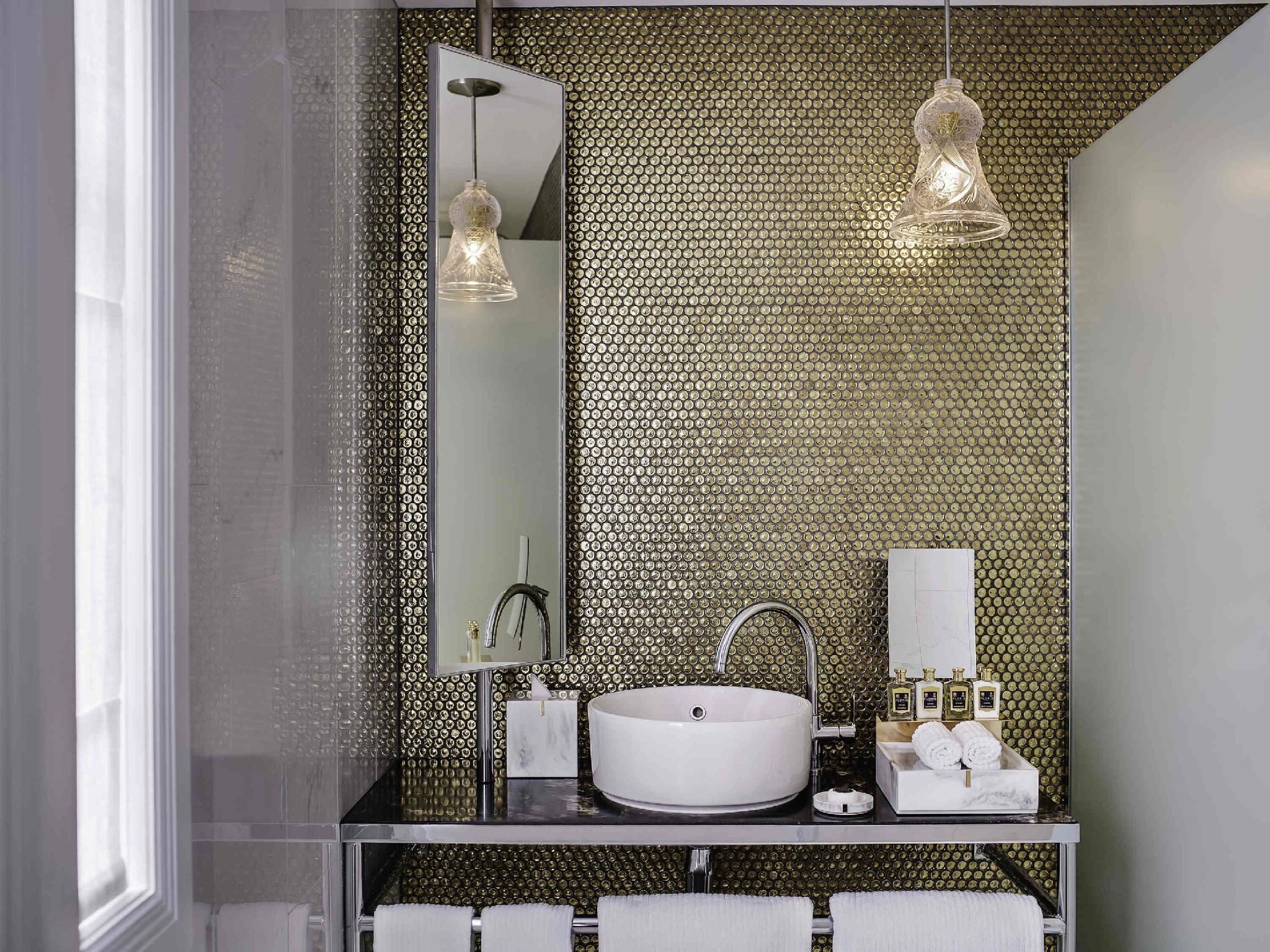 Junior Suite - 1 King Bed