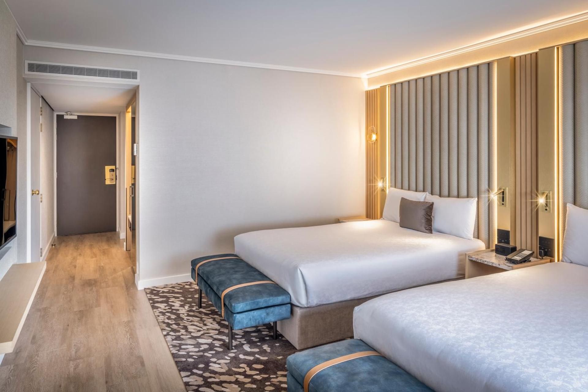 Club Room 2 Doubles with Club Access