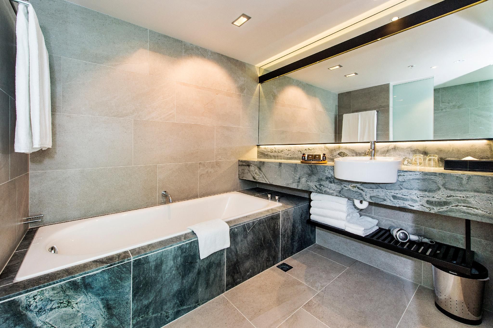Grand Deluxe Suite