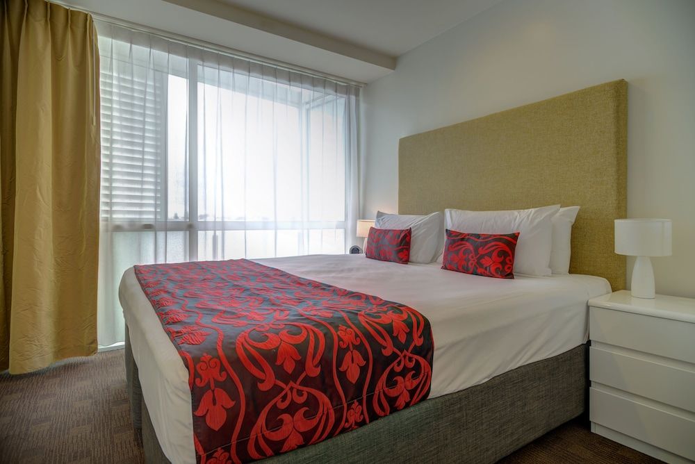 The Quadrant Hotel & Suites Deluxe Queen Studio