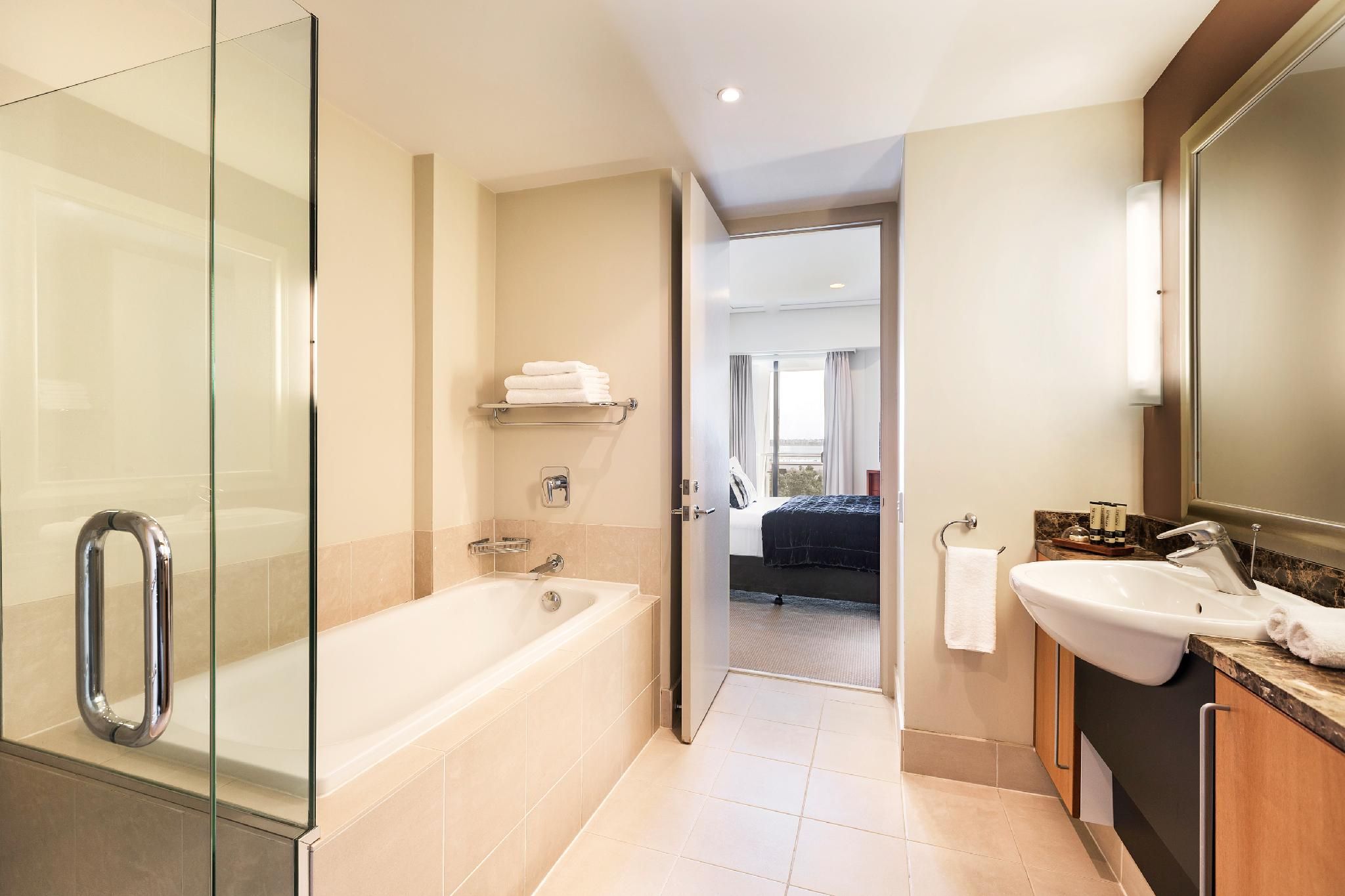 Studio Suite Queen Bed