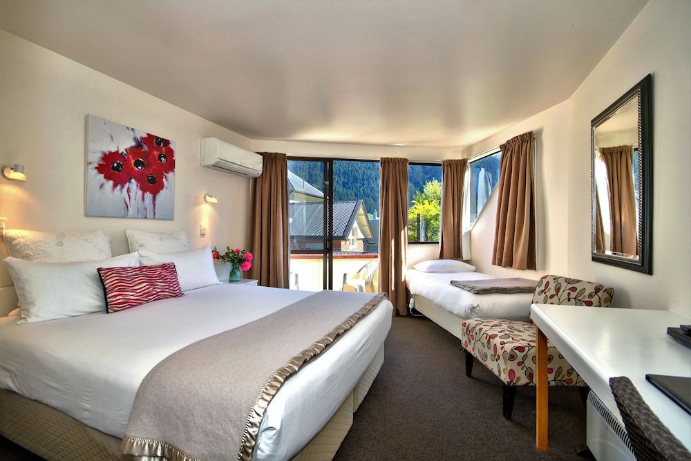 Comfort Room with Double or Twin Bed, Ensuite