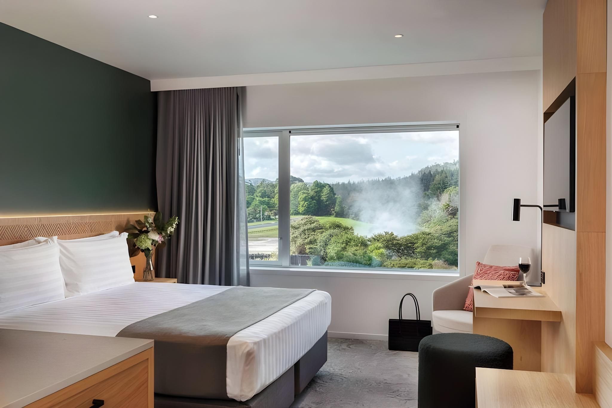 Deluxe King Bed