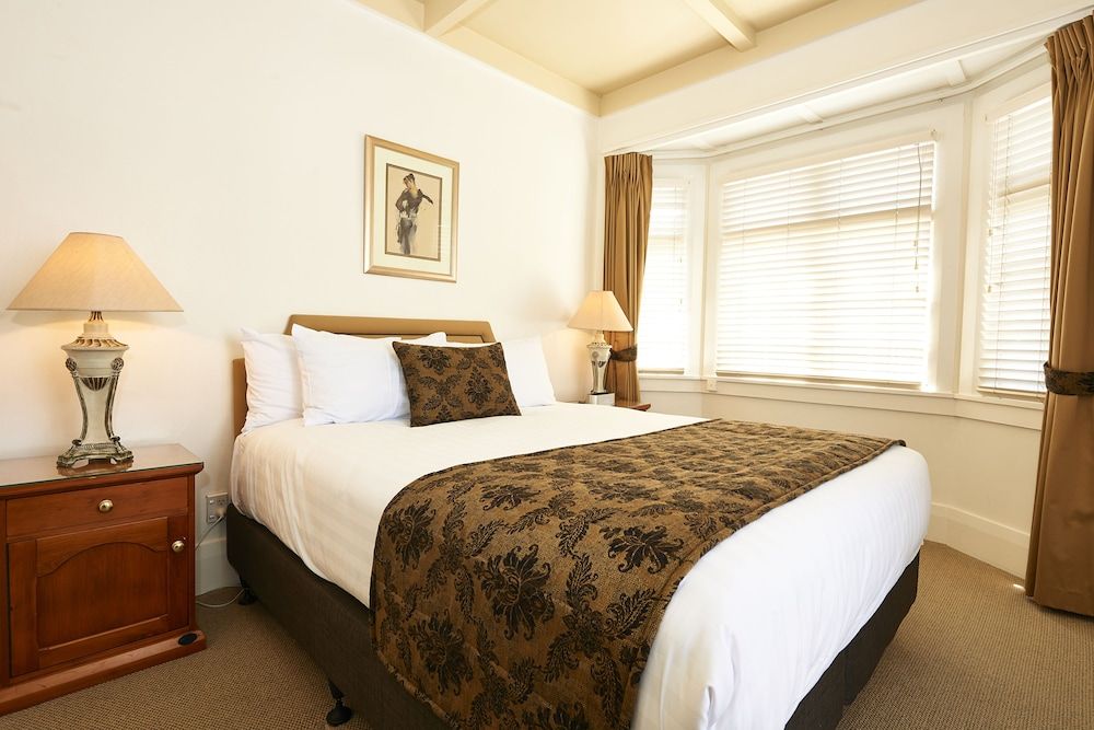 undefined Prince's Gate Hotel 4