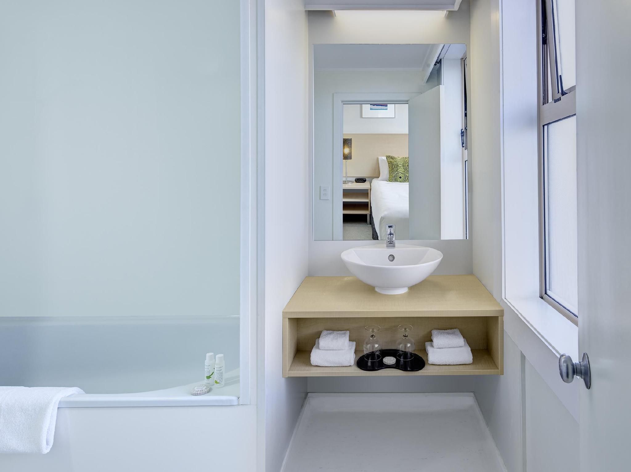 Willis Wellington Hotel Triple Room 2