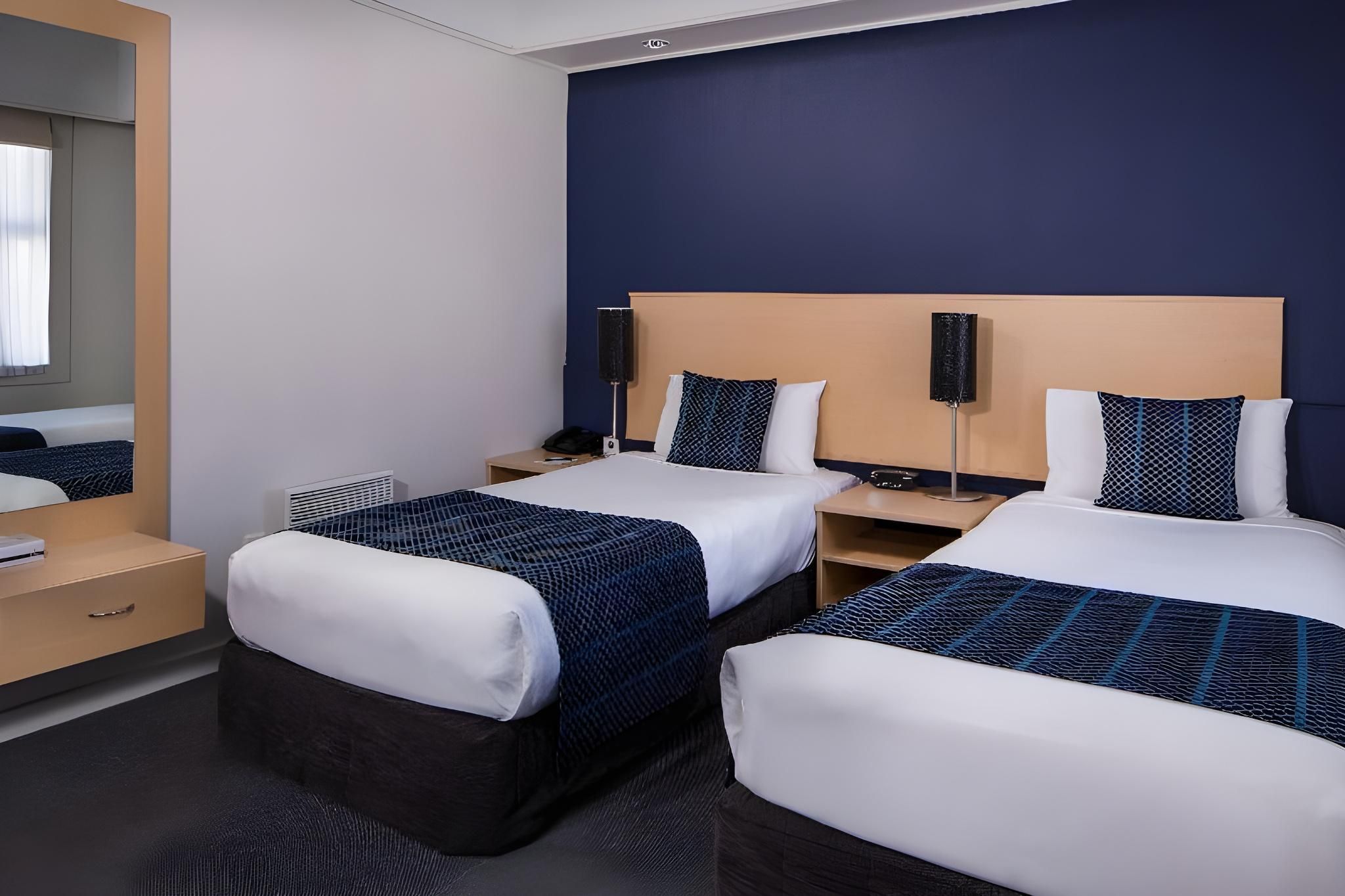 Willis Wellington Hotel Triple Room