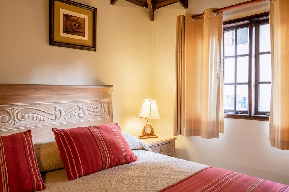 Antigua Miraflores Hotel Triple Senorial Room 16