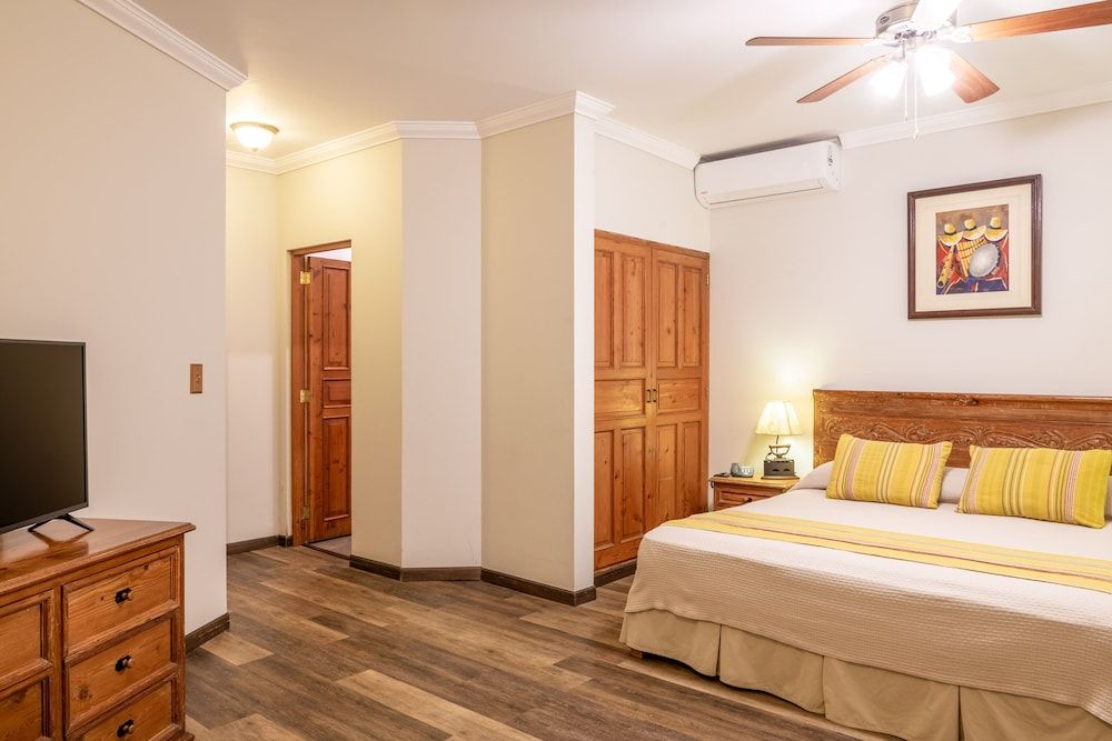 Antigua Miraflores Hotel Single Colonial Room 6