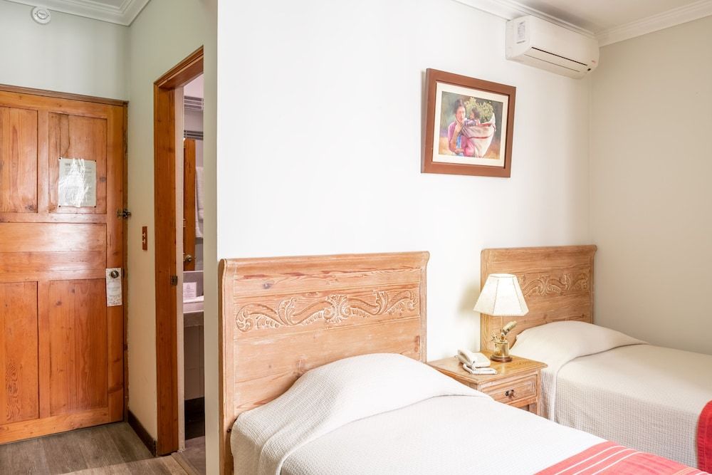 Antigua Miraflores Hotel Double Traditional Room 9