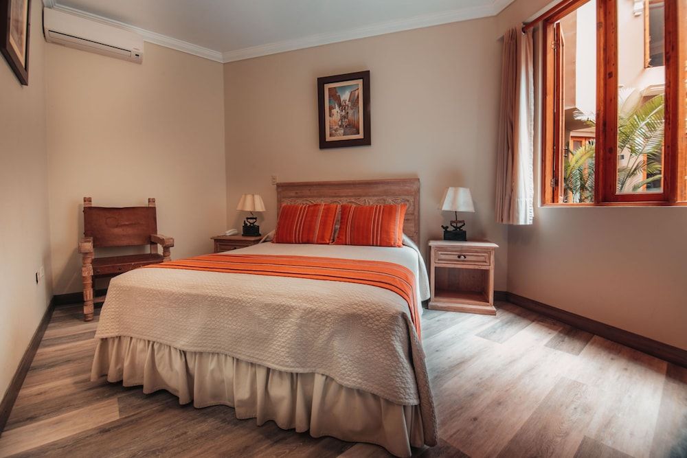 Antigua Miraflores Hotel Double Traditional Room 2