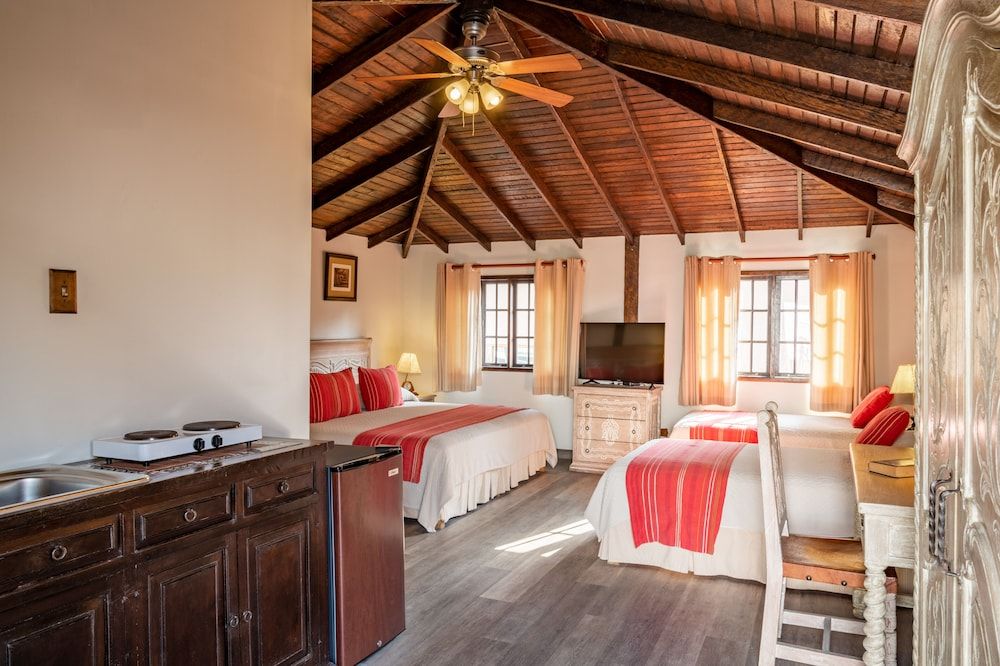 Antigua Miraflores Hotel Triple Senorial Room 8