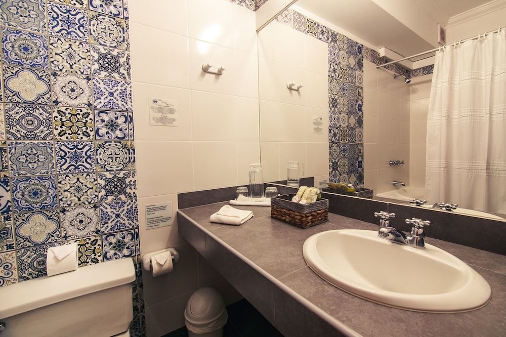 Antigua Miraflores Hotel Triple Senorial Room 19