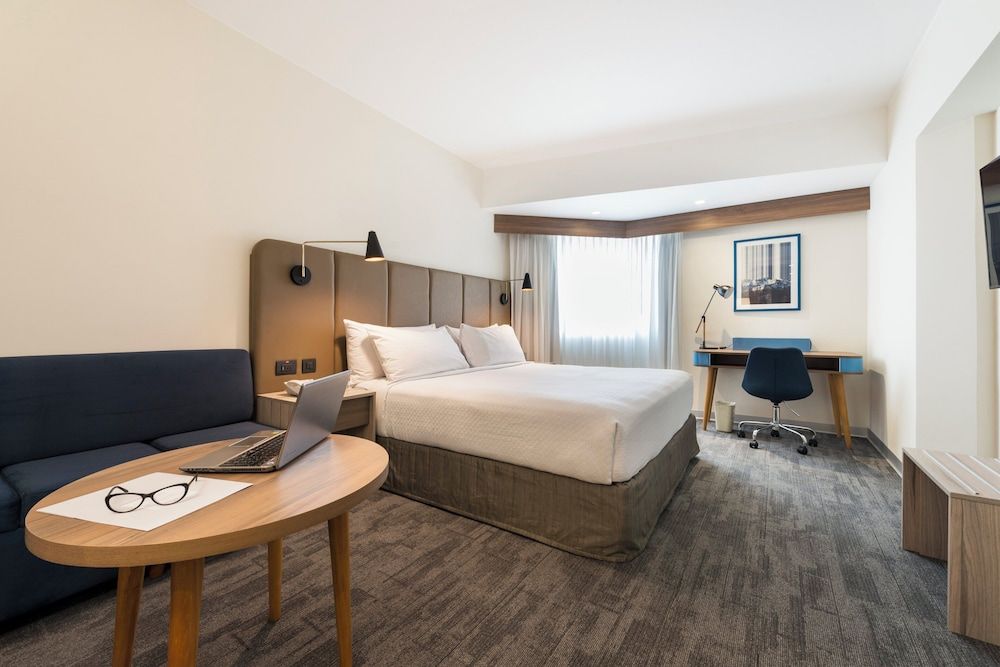 Crowne Plaza Lima by IHG Standard Room, 1 Queen Bed, City View 5