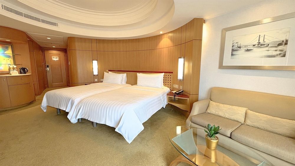 Makati Shangri-La, Manila Deluxe Room, 2 Twin Beds