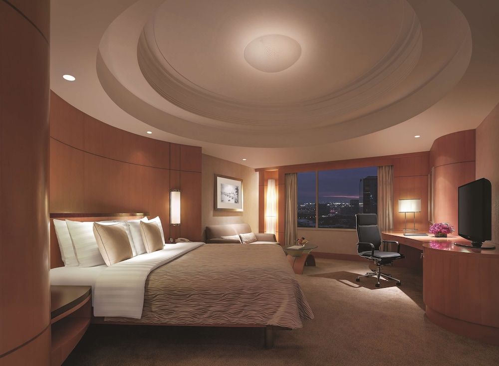 Makati Shangri-La, Manila