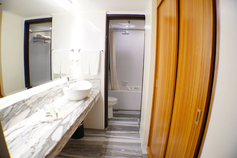 undefined Bayview Park Hotel Manila 9