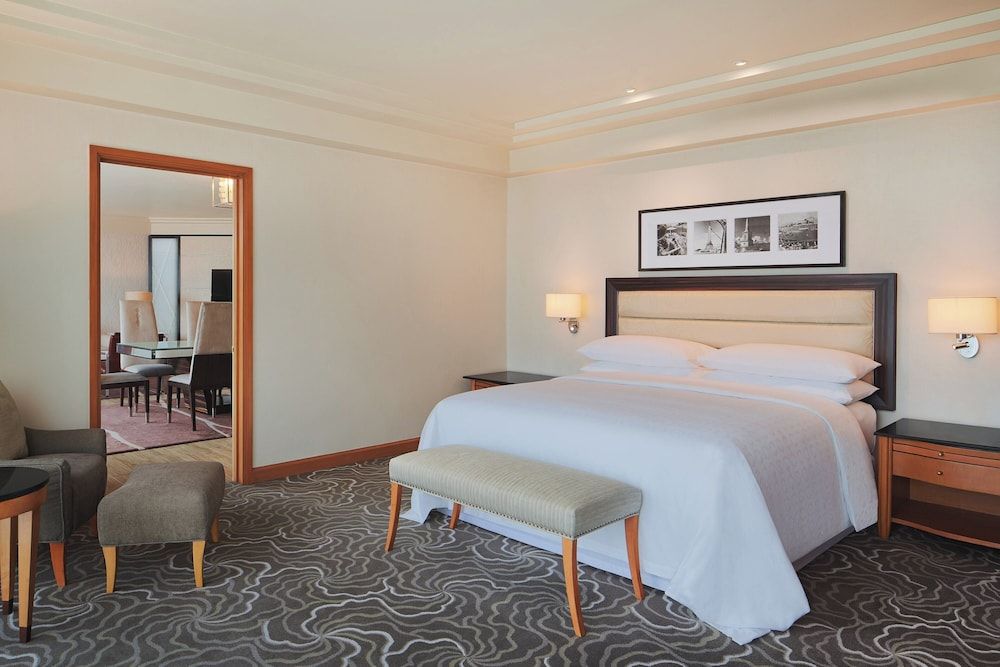 Executive Suite, 1 Bedroom, City View
