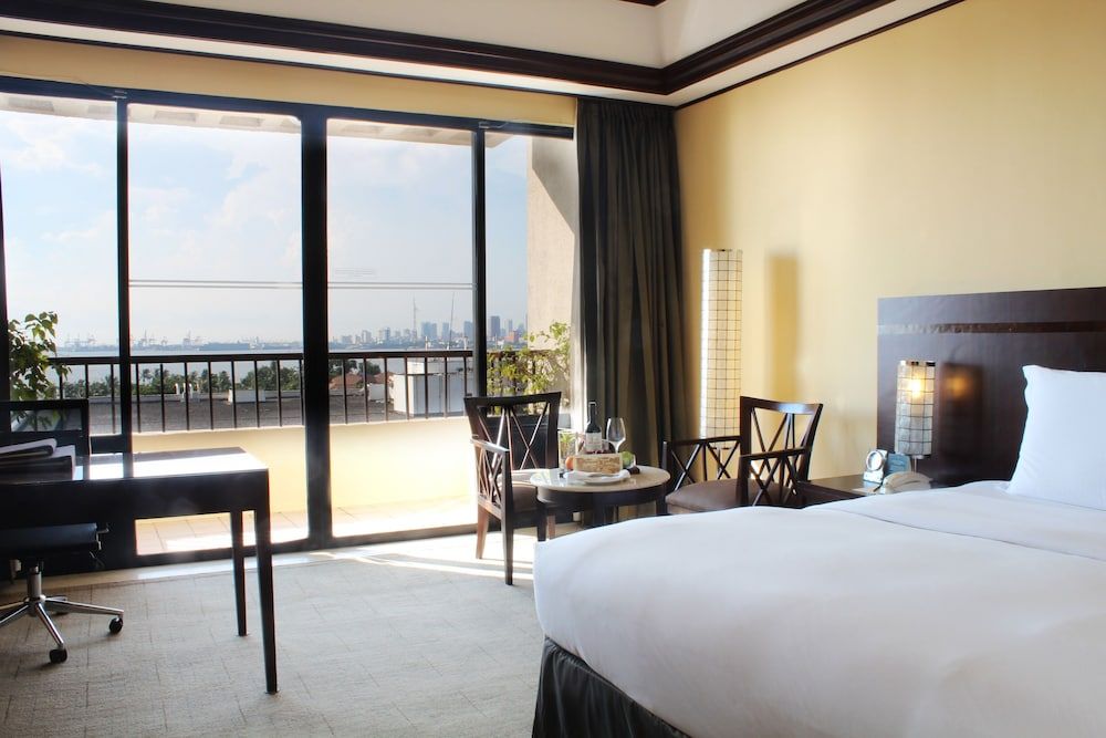 undefined Sofitel Philippine Plaza Manila 5