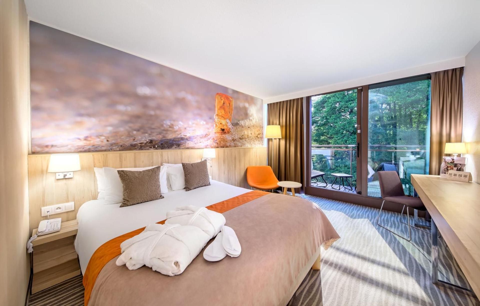 Comfortable Privilege Room with 1 double bed.