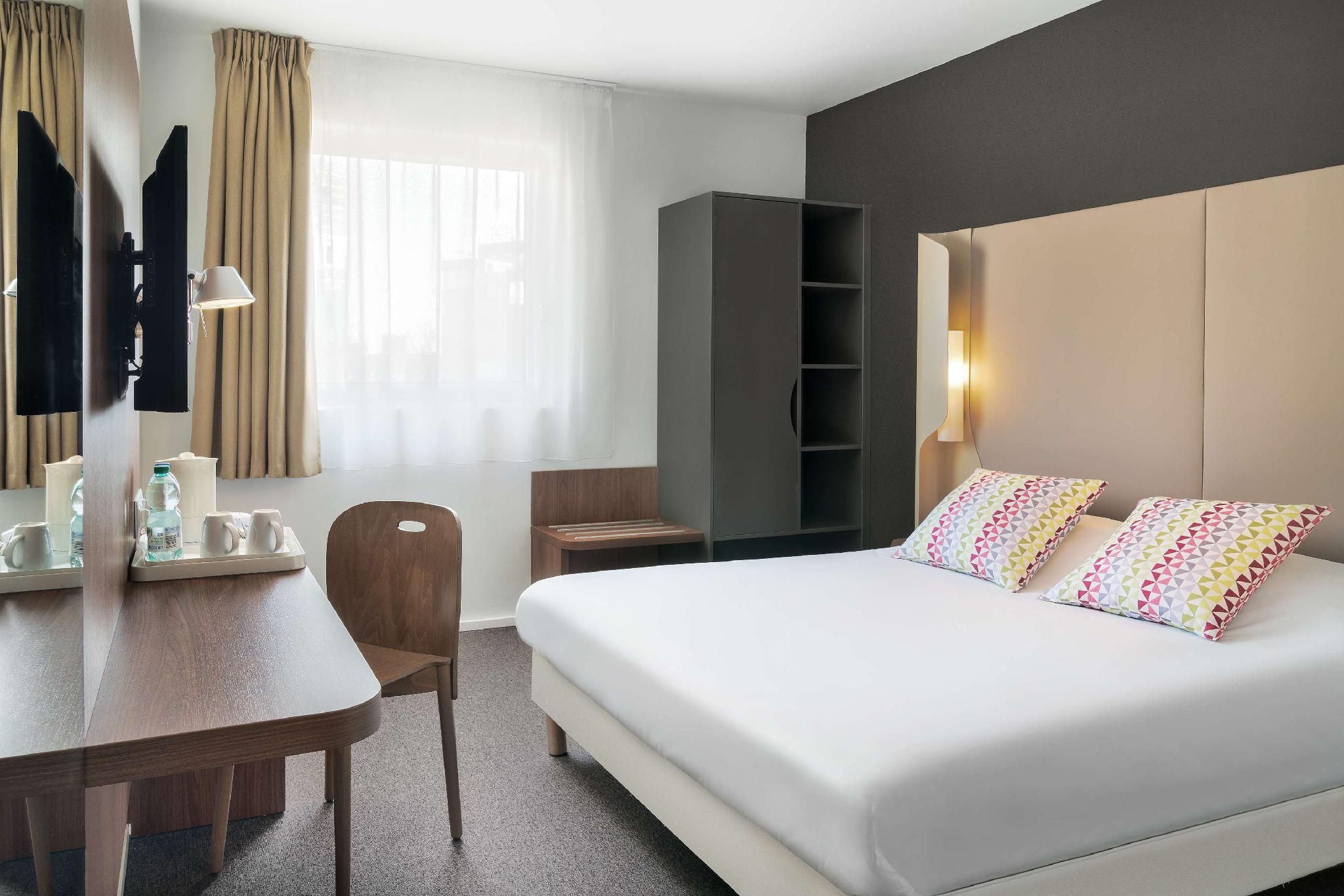 Campanile Hotel Katowice Standard Room - 1 Queen Bed 2