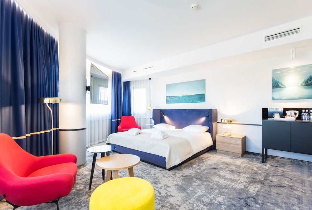 Junior Studio Suite