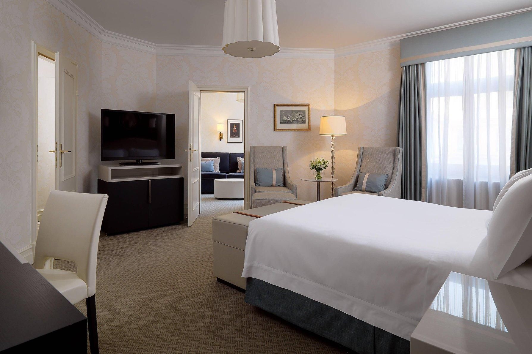 Junior Suite, 1 Bedroom Suite, 1 King, Courtyard view