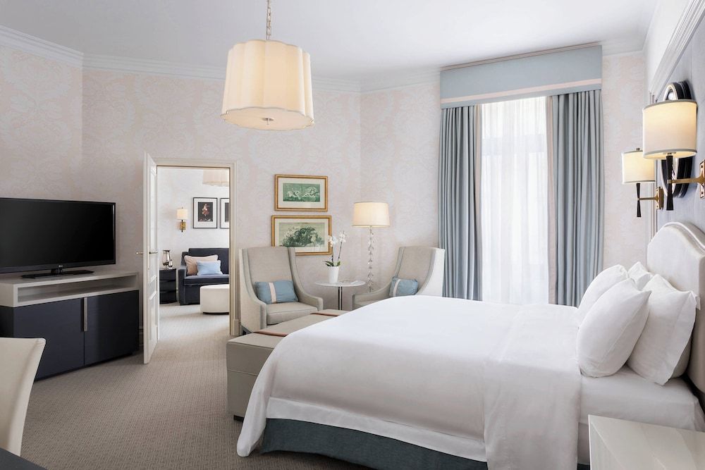 Junior Suite, 1 Bedroom, Courtyard View