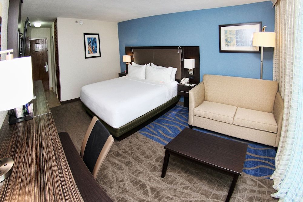 Standard Room, 1 Queen Bed, Accessible Bathtub