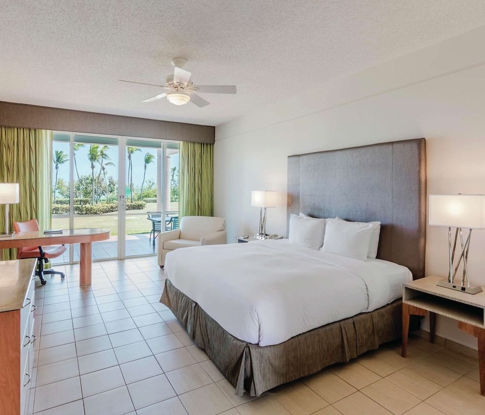 Oceanfront Deluxe Patio Room with 1 King Bed