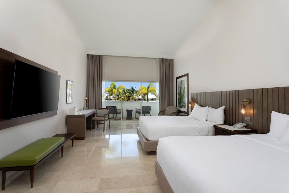 Room, 2 Queen Beds, Garden View