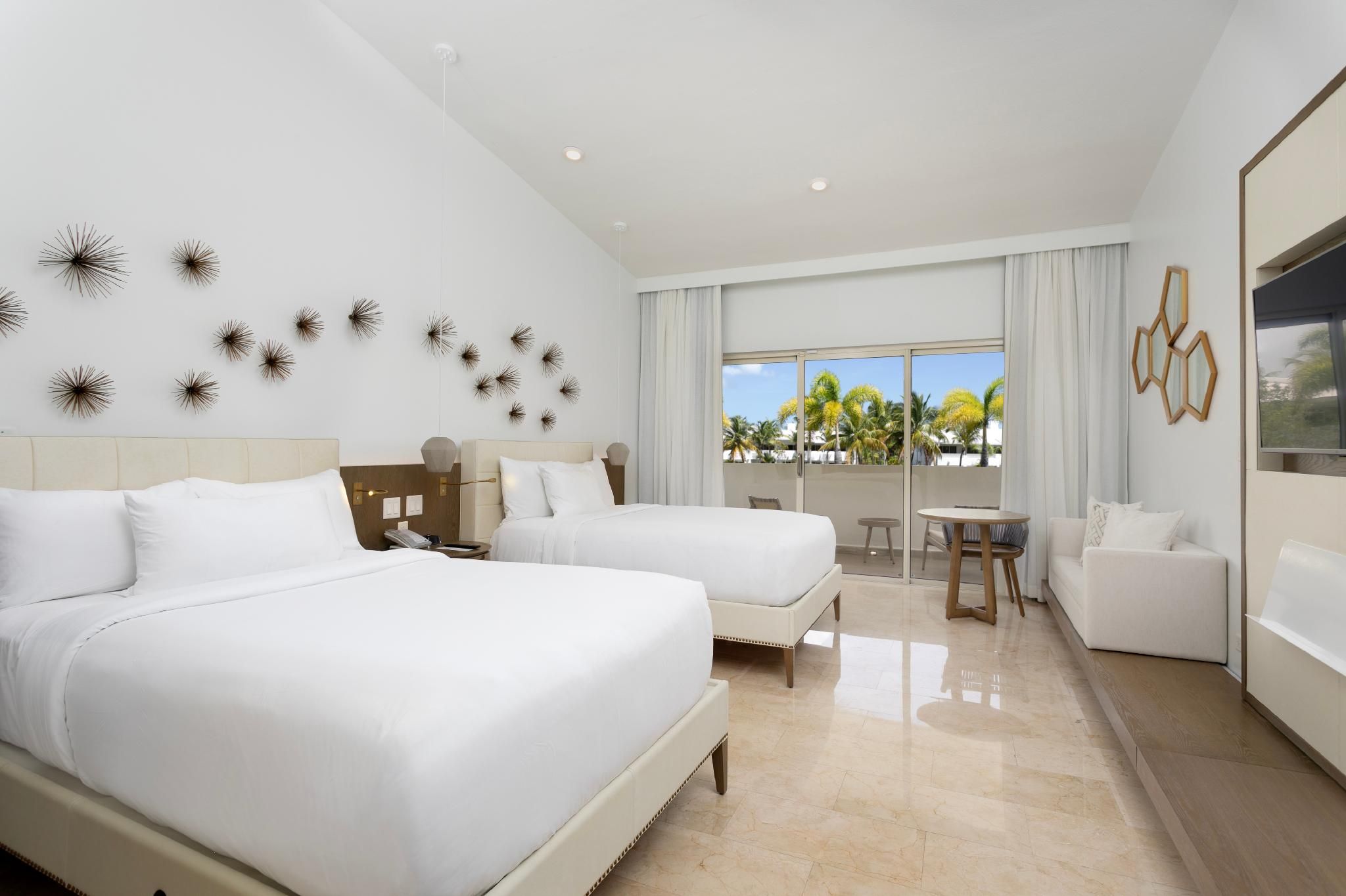2 Double Beds Garden View Premium