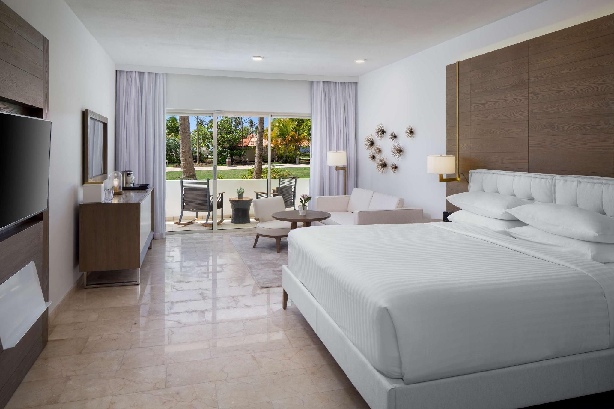 1 King Bed Garden View Deluxe